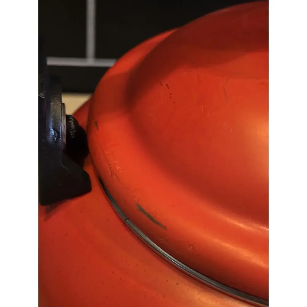 Le Creuset Traditional Stove Top Tea Kettle Pot 1.25 Qtz. Ombre Crimson Red GUC